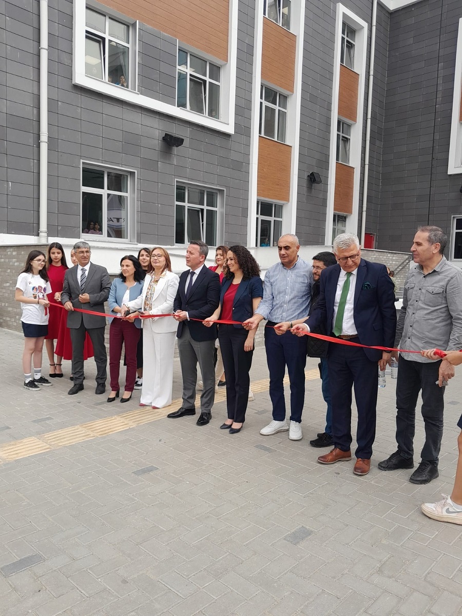 Mehmet Hikmet Kaşerci Ortaokulu Tarafından Düzenlenen TÜBİTAK Bilim Fuarı'nın Açılışı, Kaymakamımız Fatih Görmüş'ün Katılımıyla Gerçekleştirildi 