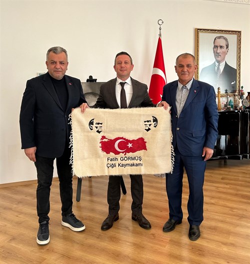 Çiğli Ak Parti İlçe Başkanı ve Çiğli Küçükçiğli Mahallesi  Muhtarı, Kaymakamımız Sayın Fatih Görmüş’e Ziyarette Bulundular.